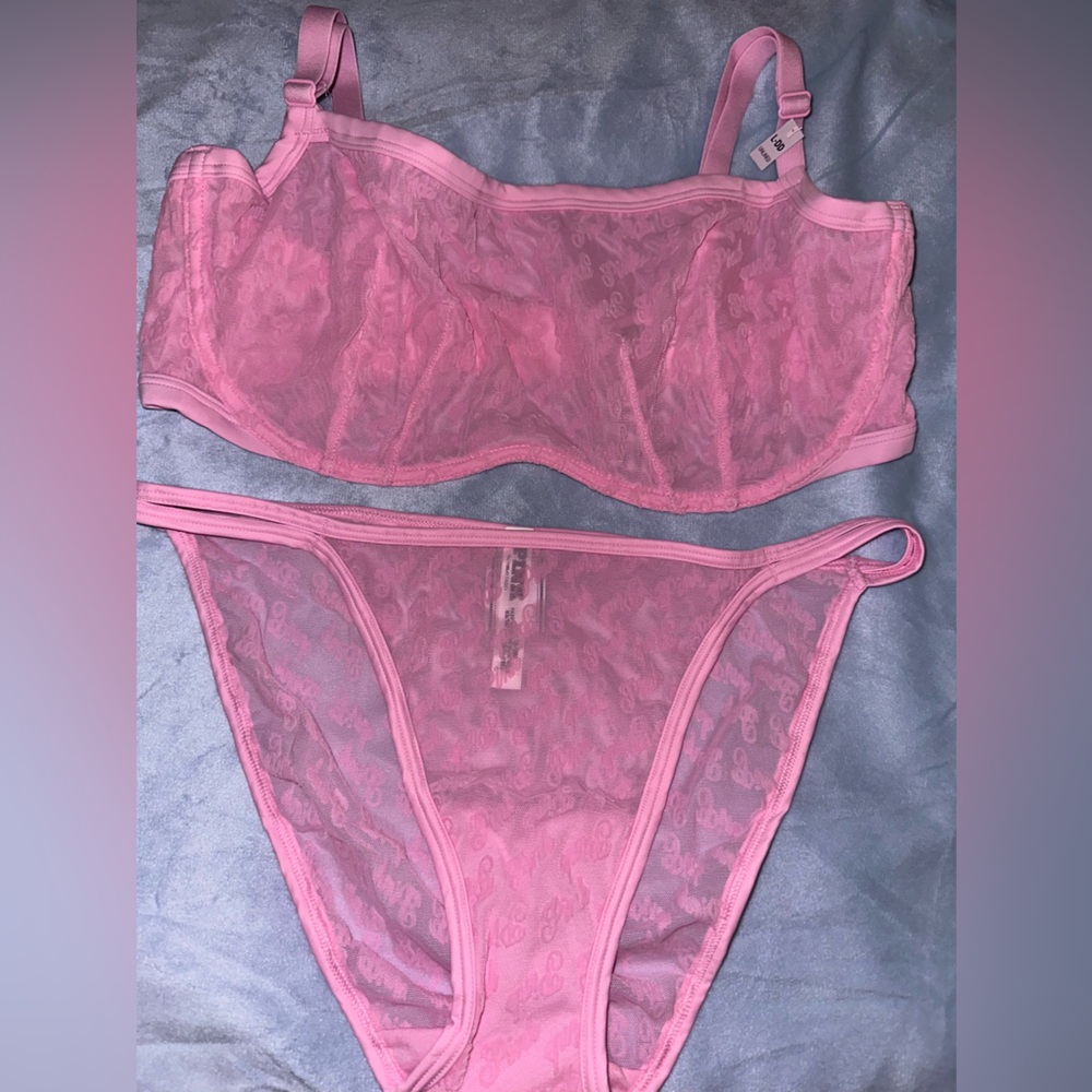 Victoria’s Secret set